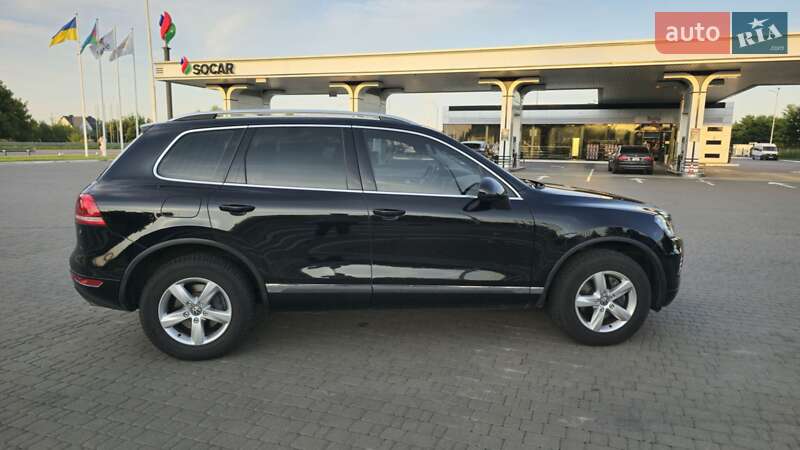 Позашляховик / Кросовер Volkswagen Touareg 2013 в Рівному