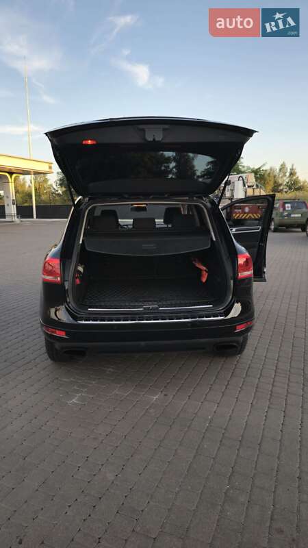 Позашляховик / Кросовер Volkswagen Touareg 2013 в Рівному