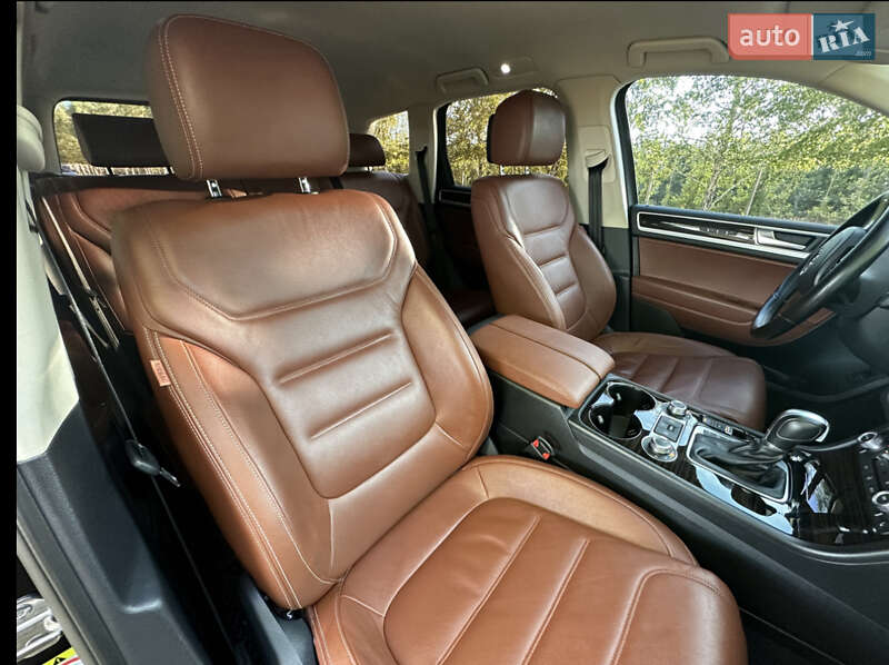 Внедорожник / Кроссовер Volkswagen Touareg 2018 в Днепре