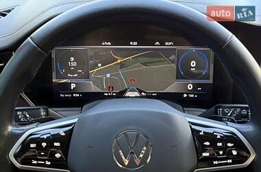 Внедорожник / Кроссовер Volkswagen Touareg 2021 в 