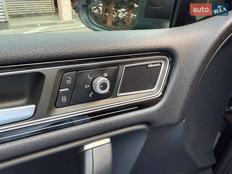 Внедорожник / Кроссовер Volkswagen Touareg 2015 в Киеве фото 16 Внедорожник / Кроссовер Volkswagen Touareg 2015 в Киеве