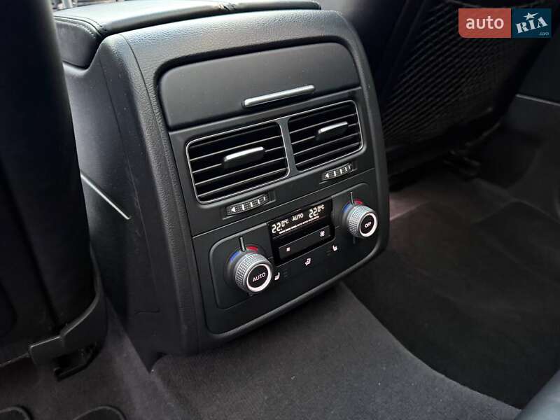 Внедорожник / Кроссовер Volkswagen Touareg 2015 в Киеве фото 29 Внедорожник / Кроссовер Volkswagen Touareg 2015 в Киеве