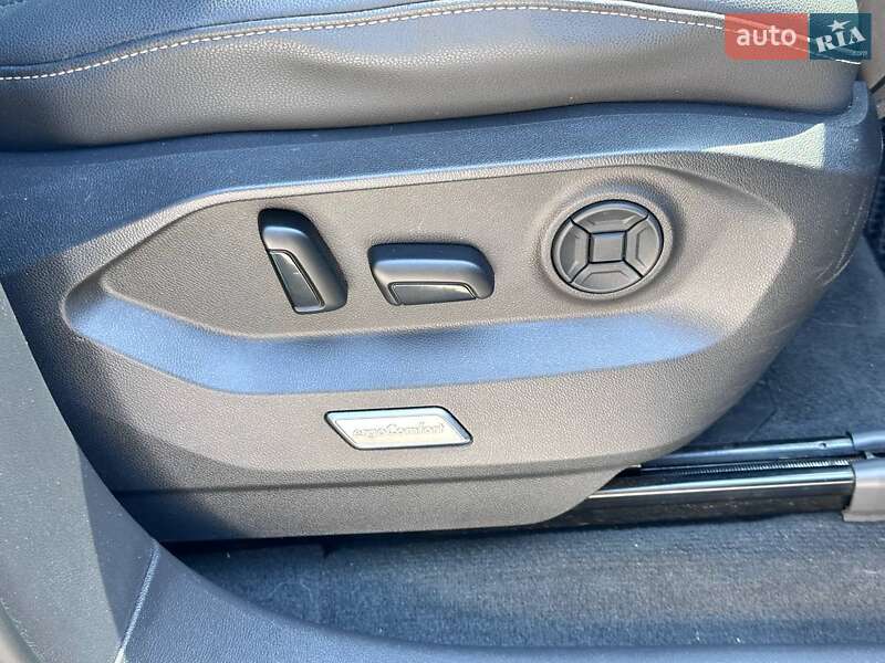 Позашляховик / Кросовер Volkswagen Touareg 2018 в Кропивницькому