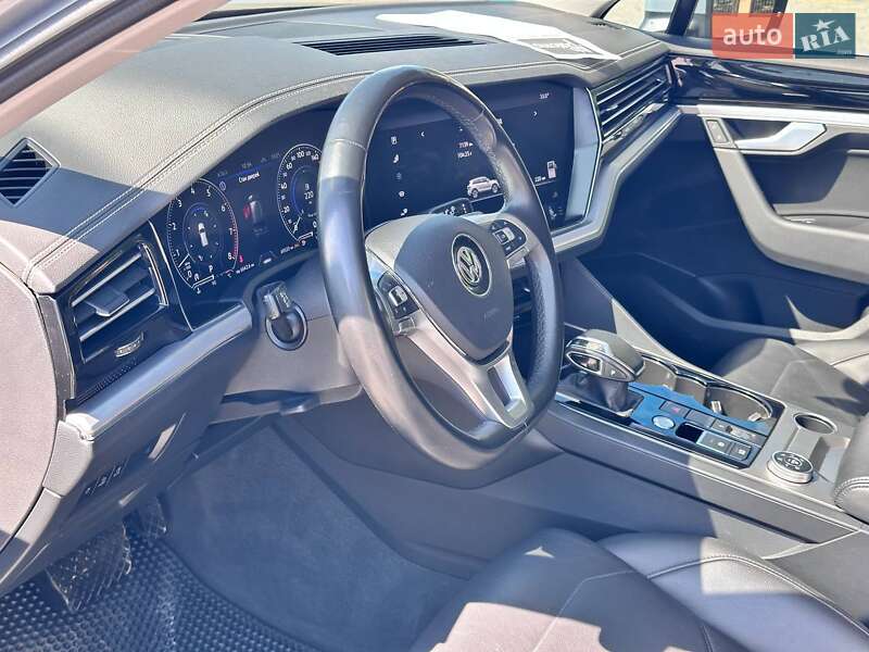 Позашляховик / Кросовер Volkswagen Touareg 2018 в Кропивницькому