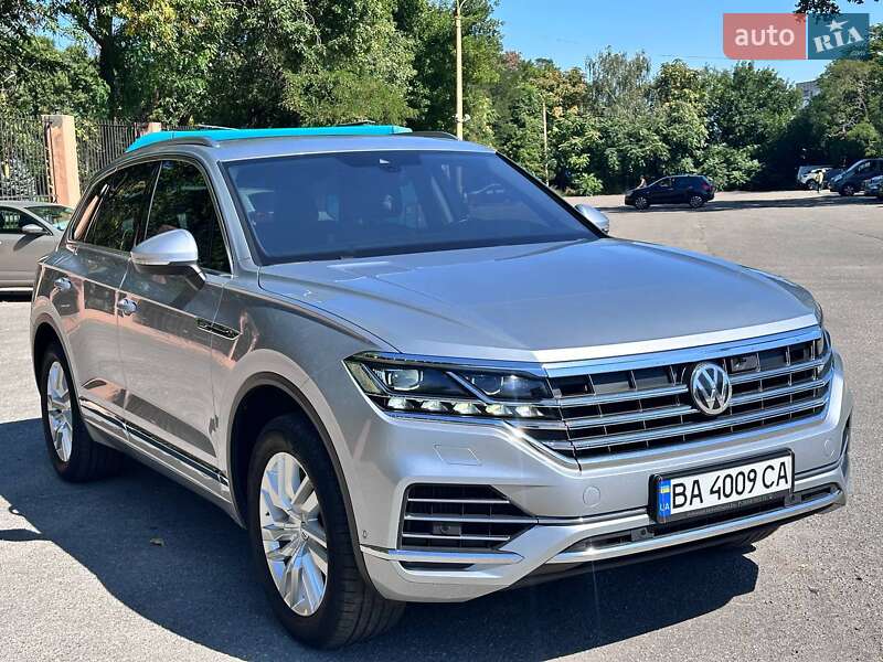 Позашляховик / Кросовер Volkswagen Touareg 2018 в Кропивницькому