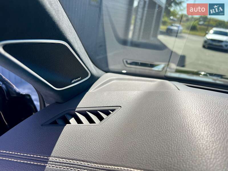 Внедорожник / Кроссовер Volkswagen Touareg 2023 в Киеве