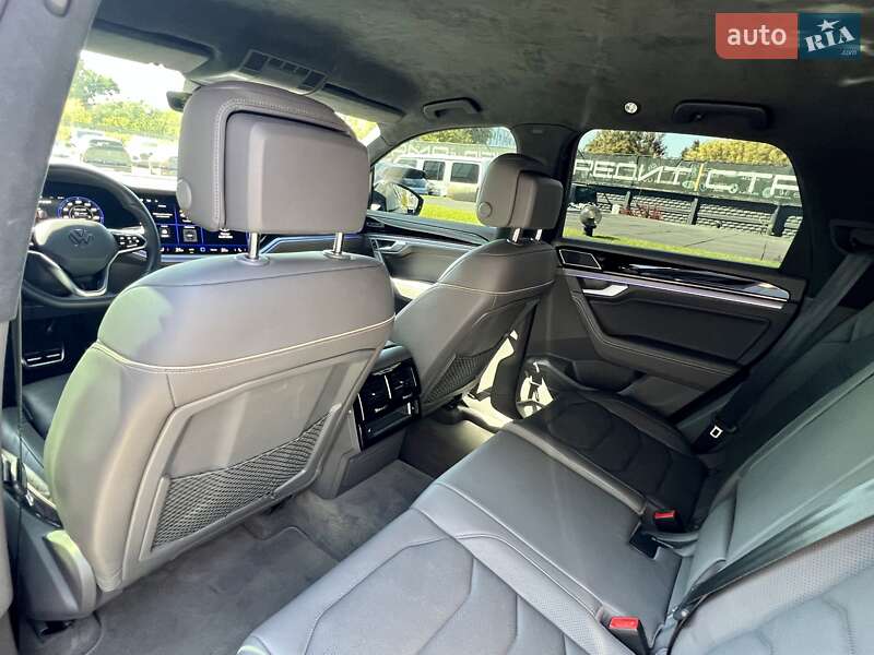 Внедорожник / Кроссовер Volkswagen Touareg 2023 в Киеве