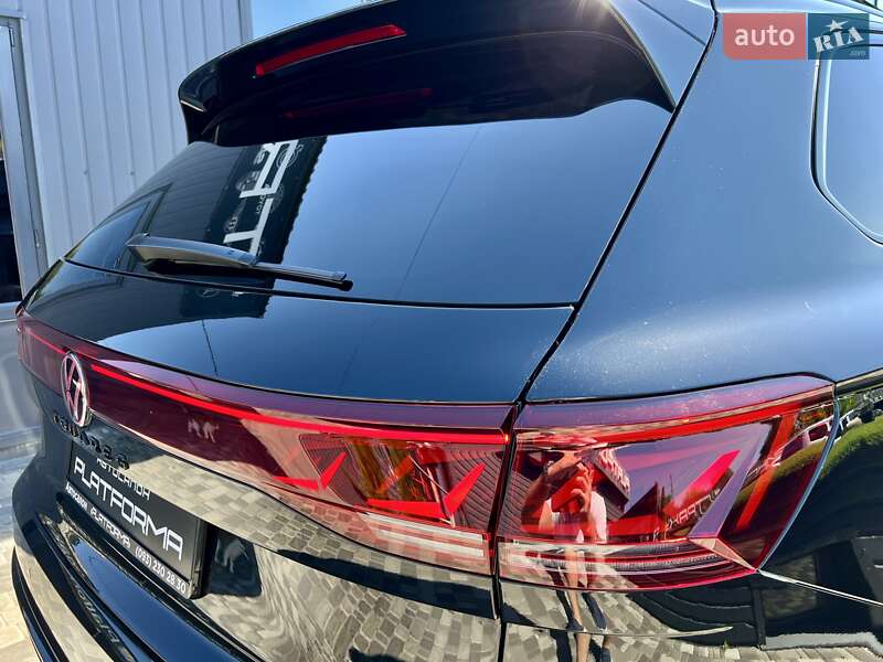 Внедорожник / Кроссовер Volkswagen Touareg 2023 в Киеве