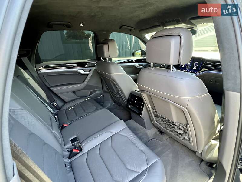 Внедорожник / Кроссовер Volkswagen Touareg 2023 в Киеве