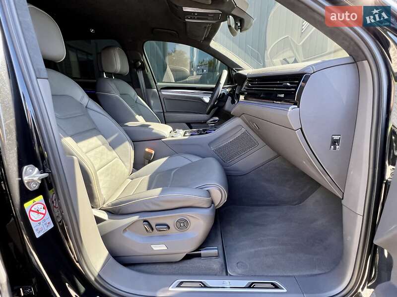 Внедорожник / Кроссовер Volkswagen Touareg 2023 в Киеве