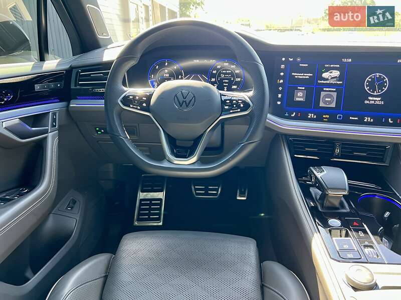 Внедорожник / Кроссовер Volkswagen Touareg 2023 в Киеве