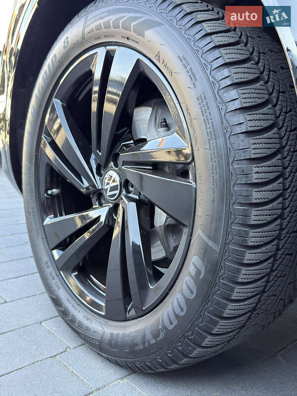 Внедорожник / Кроссовер Volkswagen Touareg 2022 в Черновцах