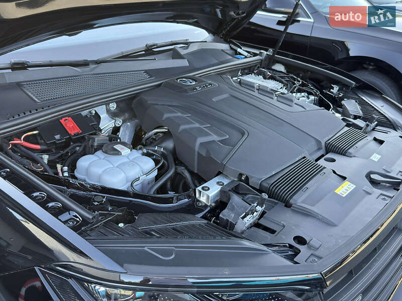 Внедорожник / Кроссовер Volkswagen Touareg 2022 в Черновцах