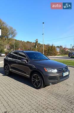 Внедорожник / Кроссовер Volkswagen Touareg 2011 в Львове