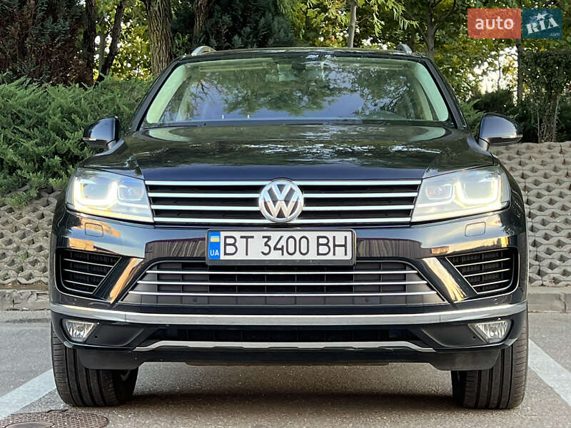 Внедорожник / Кроссовер Volkswagen Touareg 2016 в Одессе