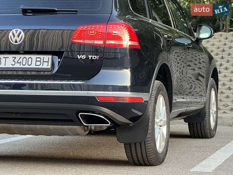 Внедорожник / Кроссовер Volkswagen Touareg 2016 в Одессе