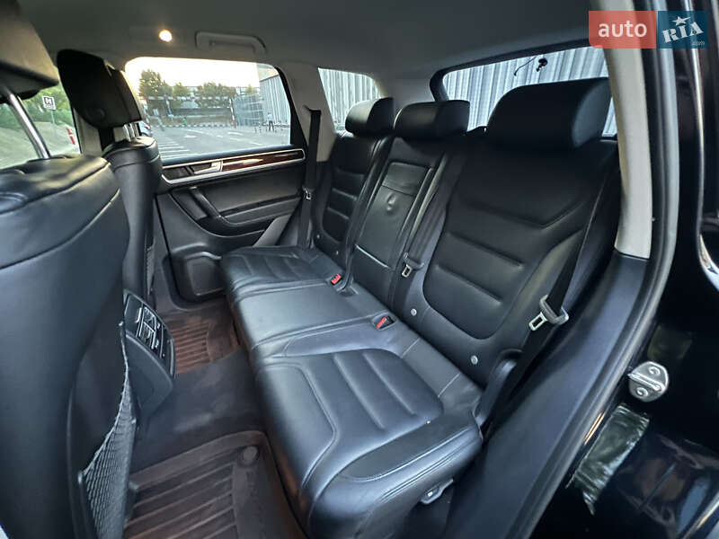 Внедорожник / Кроссовер Volkswagen Touareg 2016 в Одессе