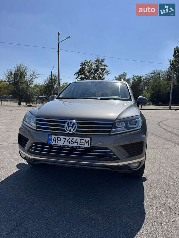 Внедорожник / Кроссовер Volkswagen Touareg 2016 в Запорожье
