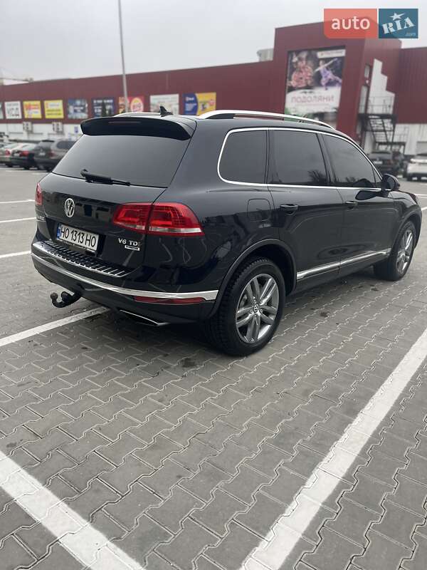 Внедорожник / Кроссовер Volkswagen Touareg 2015 в Тернополе