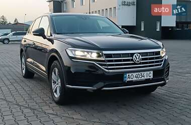 Позашляховик / Кросовер Volkswagen Touareg 2019 в Хусті