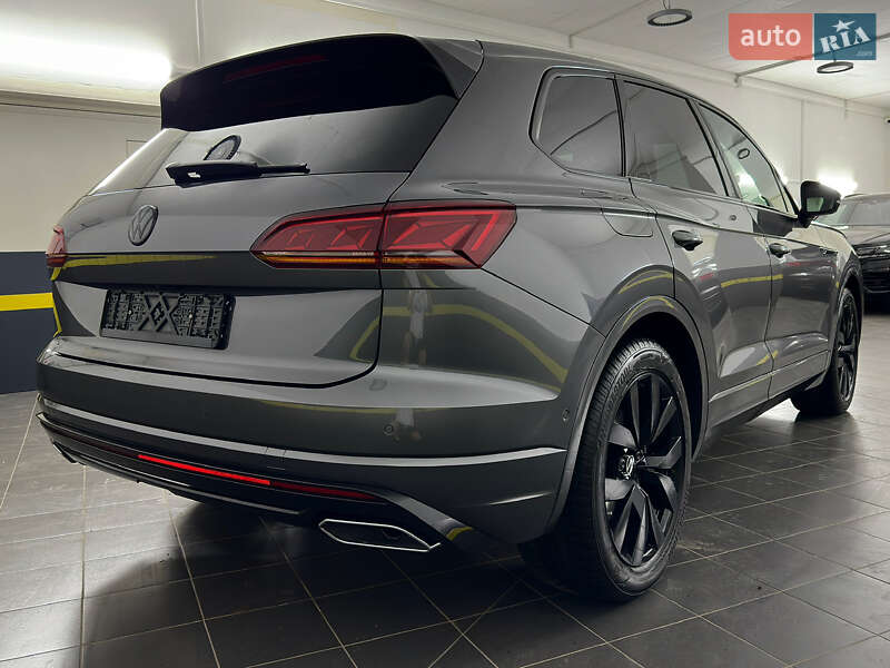 Позашляховик / Кросовер Volkswagen Touareg 2022 в Козятині