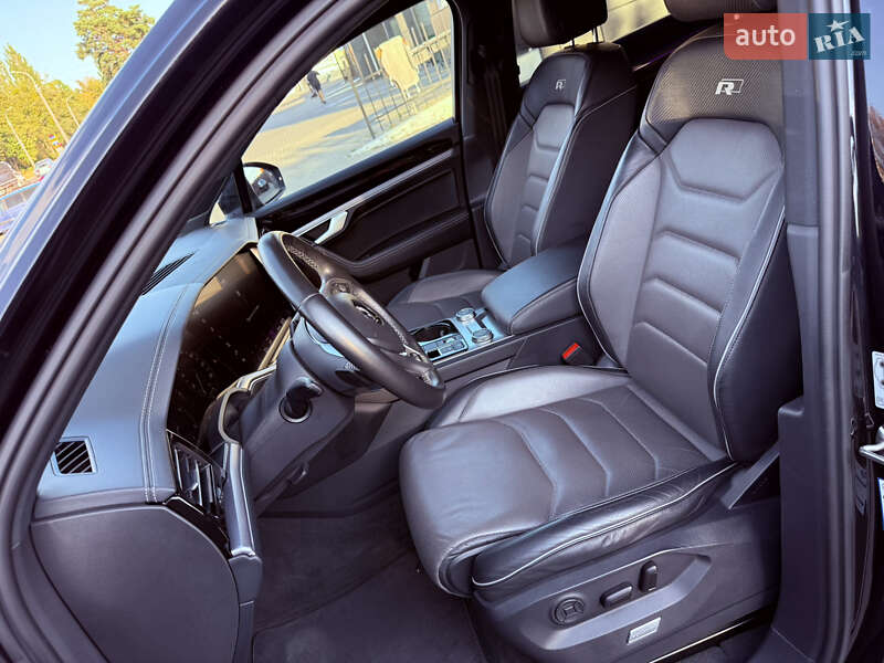 Внедорожник / Кроссовер Volkswagen Touareg 2019 в Ровно