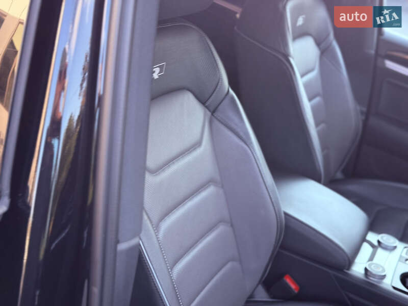 Внедорожник / Кроссовер Volkswagen Touareg 2019 в Ровно