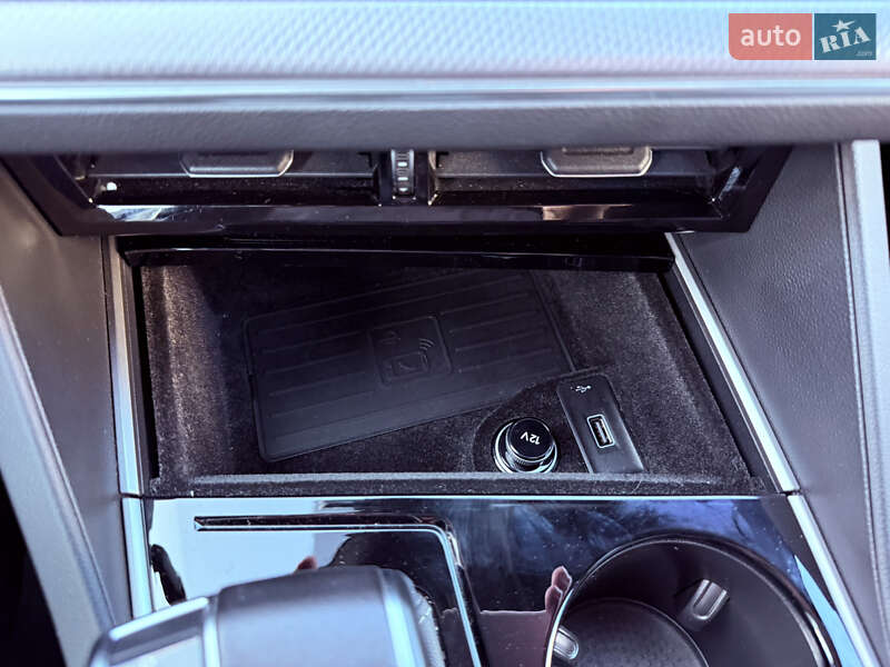 Внедорожник / Кроссовер Volkswagen Touareg 2019 в Ровно