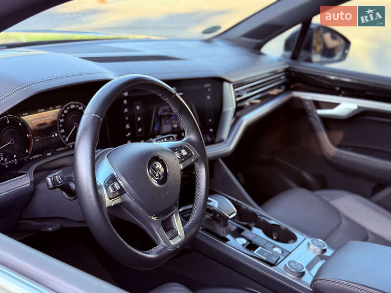 Внедорожник / Кроссовер Volkswagen Touareg 2019 в Ровно