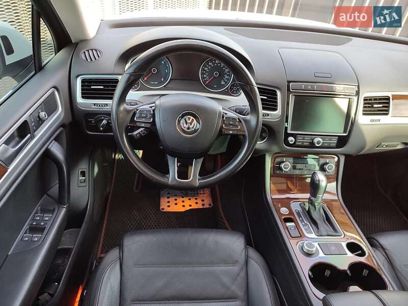 Внедорожник / Кроссовер Volkswagen Touareg 2015 в Киеве фото 10 Внедорожник / Кроссовер Volkswagen Touareg 2015 в Киеве
