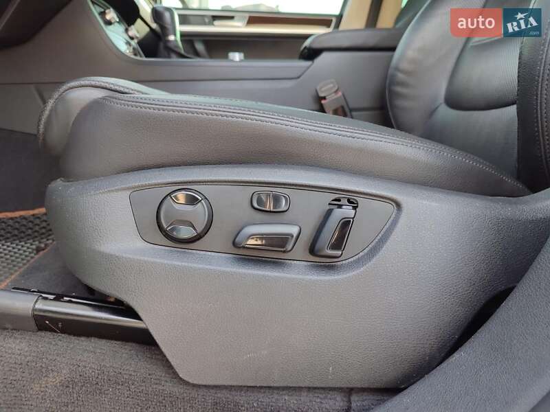 Внедорожник / Кроссовер Volkswagen Touareg 2015 в Киеве фото 22 Внедорожник / Кроссовер Volkswagen Touareg 2015 в Киеве