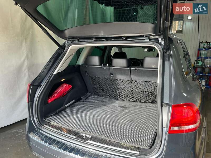Позашляховик / Кросовер Volkswagen Touareg 2013 в Києві фото 8 Позашляховик / Кросовер Volkswagen Touareg 2013 в Києві