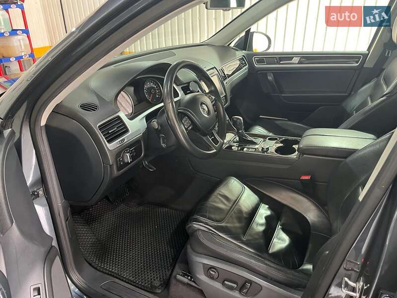 Позашляховик / Кросовер Volkswagen Touareg 2013 в Києві фото 14 Позашляховик / Кросовер Volkswagen Touareg 2013 в Києві