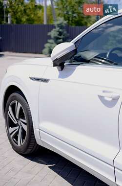 Внедорожник / Кроссовер Volkswagen Touareg 2020 в 