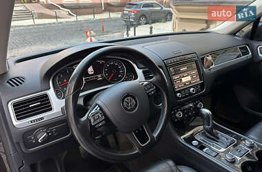 Внедорожник / Кроссовер Volkswagen Touareg 2017 в 