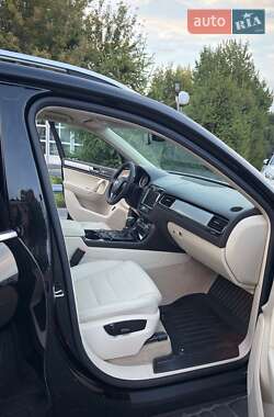 Внедорожник / Кроссовер Volkswagen Touareg 2014 в 