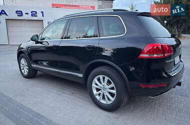Внедорожник / Кроссовер Volkswagen Touareg 2014 в 