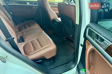 Внедорожник / Кроссовер Volkswagen Touareg 2015 в 
