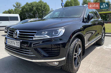 Позашляховик / Кросовер Volkswagen Touareg 2017 в Києві