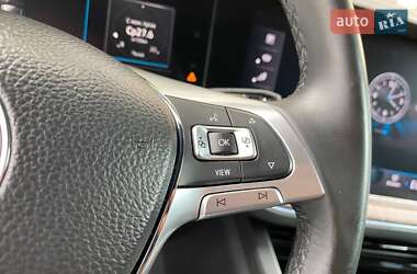 Внедорожник / Кроссовер Volkswagen Touareg 2019 в 