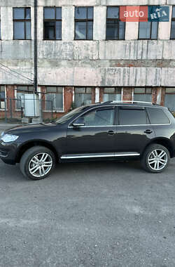 Внедорожник / Кроссовер Volkswagen Touareg 2007 в 