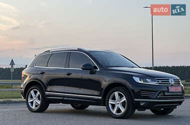 Внедорожник / Кроссовер Volkswagen Touareg 2016 в 