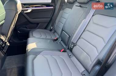 Внедорожник / Кроссовер Volkswagen Touareg 2021 в 