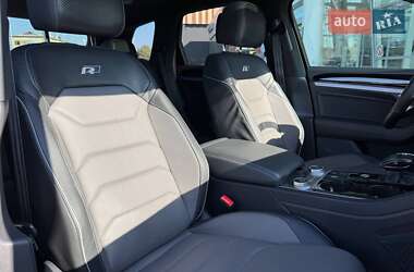Внедорожник / Кроссовер Volkswagen Touareg 2021 в 