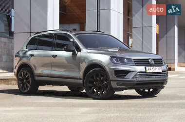 Внедорожник / Кроссовер Volkswagen Touareg 2015 в Киеве