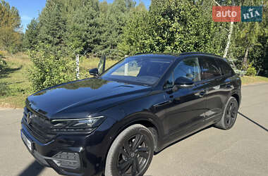 Внедорожник / Кроссовер Volkswagen Touareg 2021 в Киеве