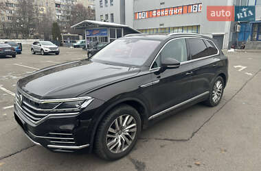 Внедорожник / Кроссовер Volkswagen Touareg 2018 в Киеве