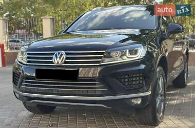 Внедорожник / Кроссовер Volkswagen Touareg 2015 в Одессе