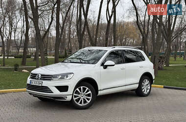 Внедорожник / Кроссовер Volkswagen Touareg 2015 в Александрие