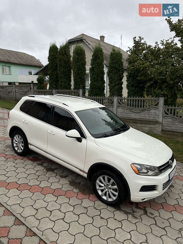 Внедорожник / Кроссовер Volkswagen Touareg 2010 в Теребовле